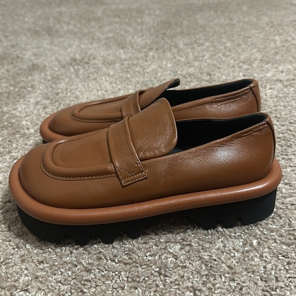Vibram Classic Brown Loafers